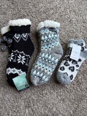 Magellan Outdoors & Mixit Black and Gray Cozy Sherpa-Lined Cabin Socks (3)